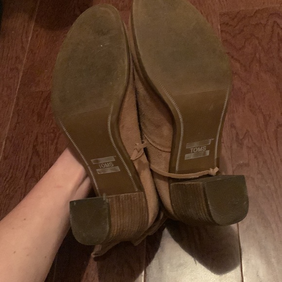 Tom’s Floppy Tie Boots 8.5 - Picture 7 of 7